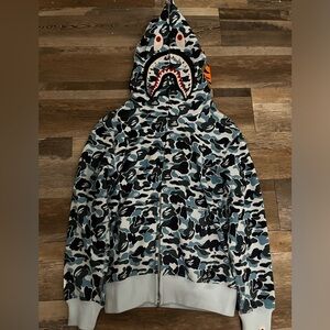 BAPE SHARK CAMO HOODIE FOR STEAL‼️